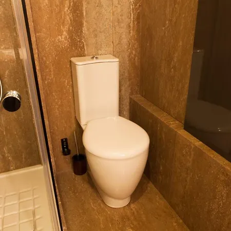 Spacious Luxury 160m2 アパート